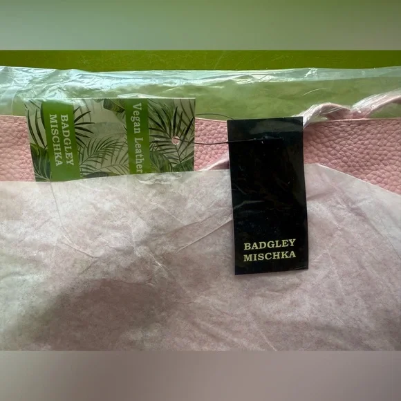 Badgley Mischka Pink Decorative Chain Tote Bag NWT - Picture 8 of 8